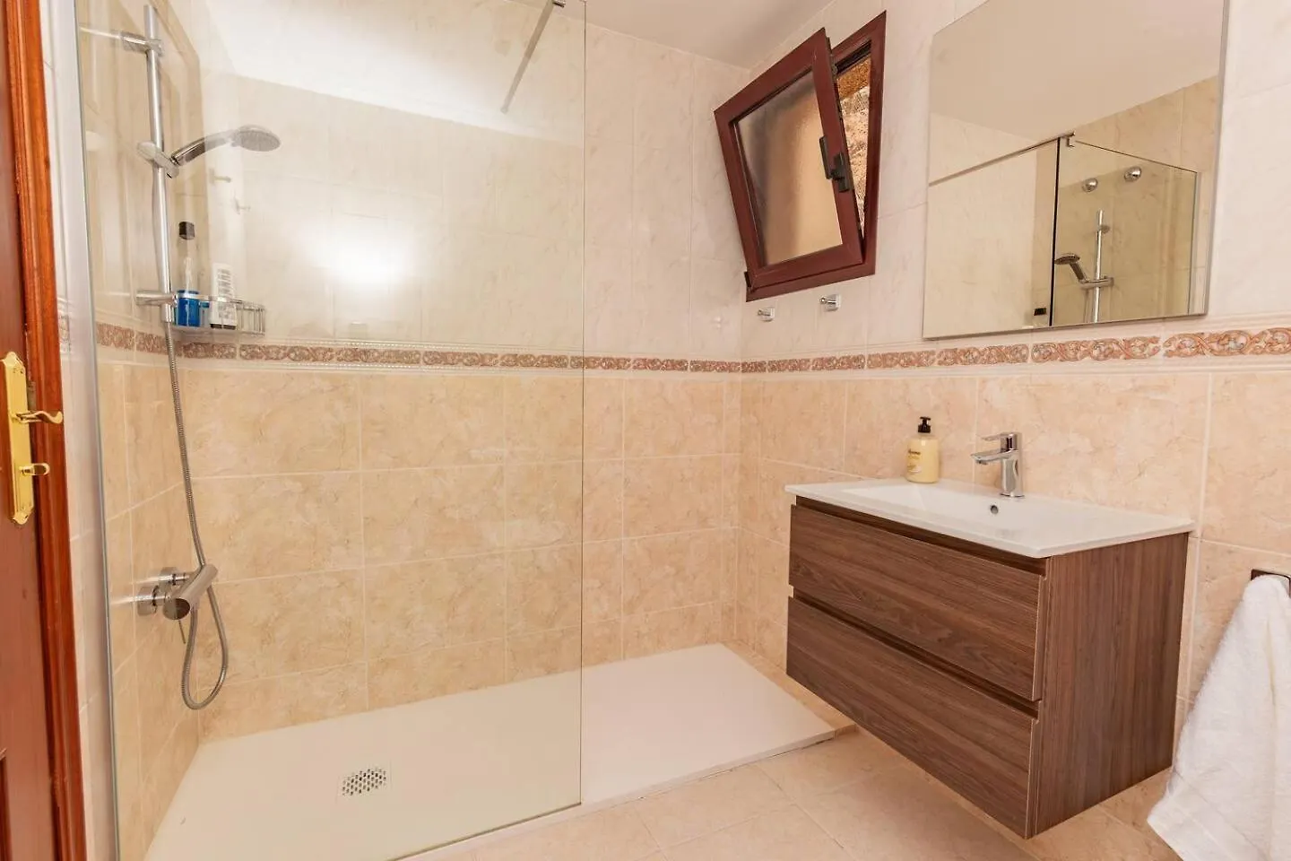 Radazul Beachfront Apartment ספרד